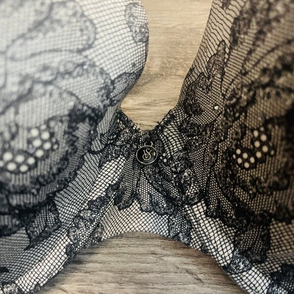Victorias Secret Lined Perfect Coverage Black Lace Rhinestone Underwire Bra 34DD - Picture 3 of 6